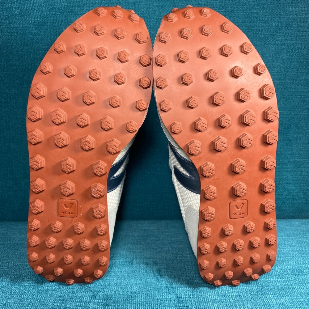 ❌SOLD❌Size 5 - Women’s Veja Fashion Sneakers - Picture 8 of 9